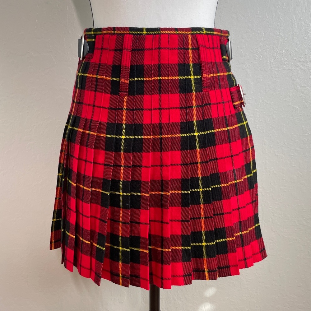 Claymore red tartan pleated buckle mini kilt skirt size 26